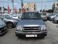 טויוטה&nbsp;היילקס 4X2&nbsp;TOP SR ידני דאבל קבינה דיזל 2.5&nbsp;2002