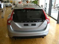 וולוו&nbsp;V60&nbsp;KINETIC אוט' 2.0&nbsp;2011
