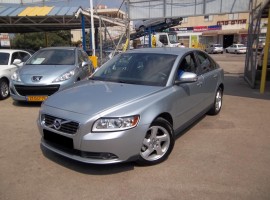 וולוו&nbsp;S-40&nbsp;LUXURY אוט' 2.0&nbsp;2011