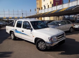 טויוטה&nbsp;היילקס 4X2&nbsp;TOP SR ידני דאבל קבינה דיזל 2.5&nbsp;2003
