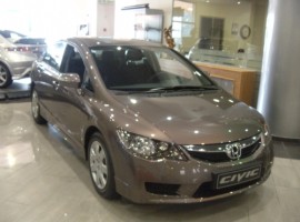 הונדה&nbsp;סיויק החדשה 4 דלתות&nbsp;COMFORT אוט' 1.8 (מתיחת פנים)&nbsp;2011
