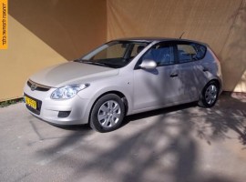 יונדאי&nbsp;i30&nbsp;CRDI-SUPEREME אוט' דיזל 1.6&nbsp;2009