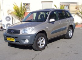 טויוטה&nbsp;RAV 4 החדשה&nbsp;GLI אוט' 2.0 (152 כ"ס)&nbsp;2005